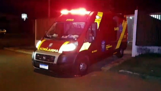 Mulher fica ferida ao ser atingida por portão em residência no Jardim Bela Vista