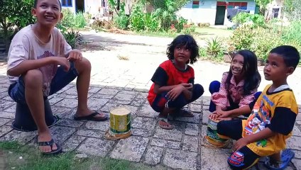 Vidio lucu  Tahan Tawa 2 Menit