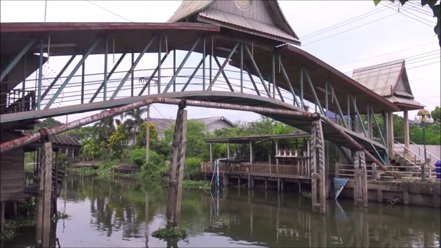 Sai Noi Floating market at Nonthaburi Province in Thailand
