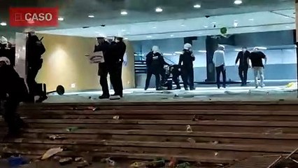 Batalla campal en el macrobotellón de Barcelona