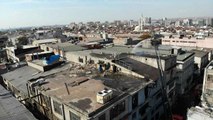 Bayrampaşa'da iş yerinin çatısı alev alev yandı