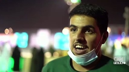 Askeri geçit töreninde bir ilk! Kadın askerler yürüyüşe katıldı