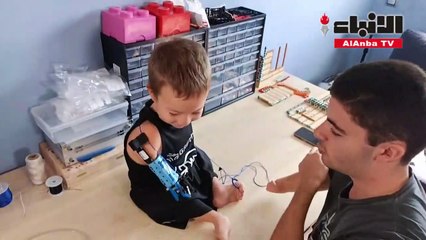 شاب من أندورا جعل الحاجة إلى ذراع أم الاختراع.. بقطع ليغو