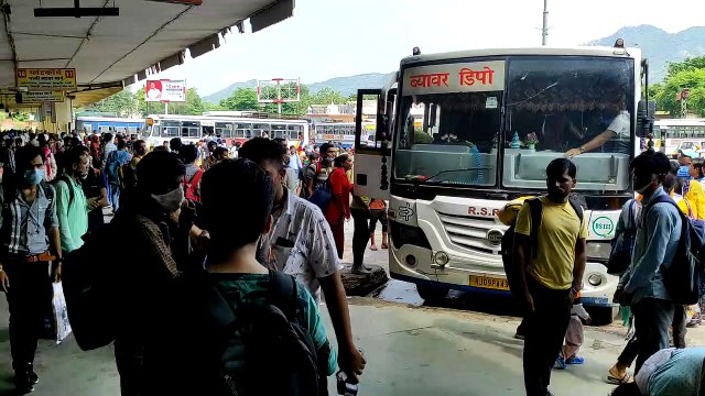 REET EXAM 2021: शहर में पहुंचने लगे परीक्षार्थी, रात तक चलेगा मेला