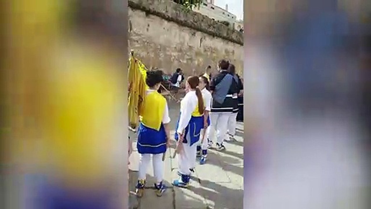 Puigdemont, applausi e abbracci dei catalani ad Alghero