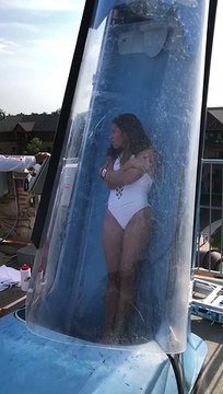 Un toboggan vertigineux : il faut avoir le coeur accroché