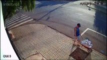 Homem é flagrado descartando entulho irregularmente