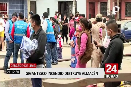 Cercado de Lima: incendio de grandes proporciones destruyó almacén