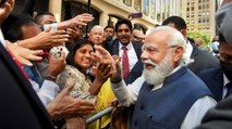 PM Modi meets Indians at New York regardless of protocols