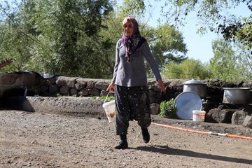 Son dakika... Kazanlar kış sofralarının vazgeçilmezi "tel peynir" için yakıldı