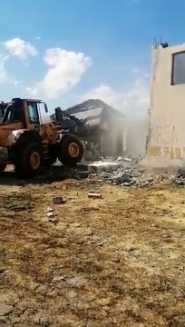 Van'daki metruk yapılar yıkılıyor!