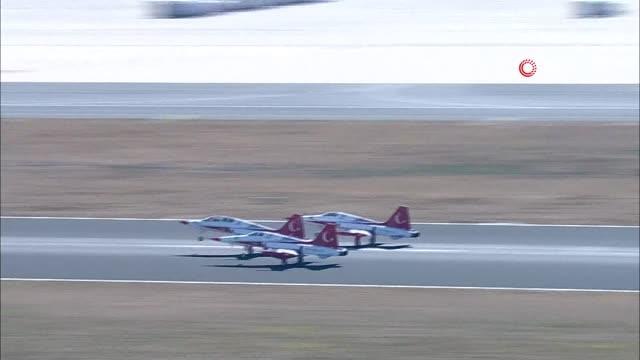 TEKNOFEST'te Solo Türk ve Türk Yıldızları'ndan nefes kesen gösteri