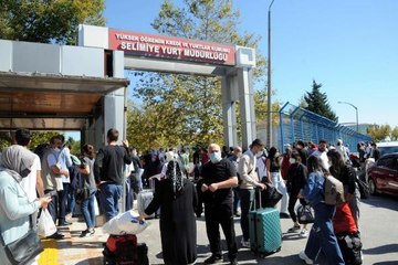 EDİRNE'DE ÜNİVERSİTEDE İLK DERS ÖNCESİ YURT KAYDI YOĞUNLUĞU