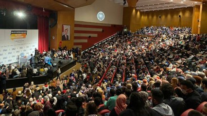 Söz konusu AKP olunca ne covid var ne mesafe!