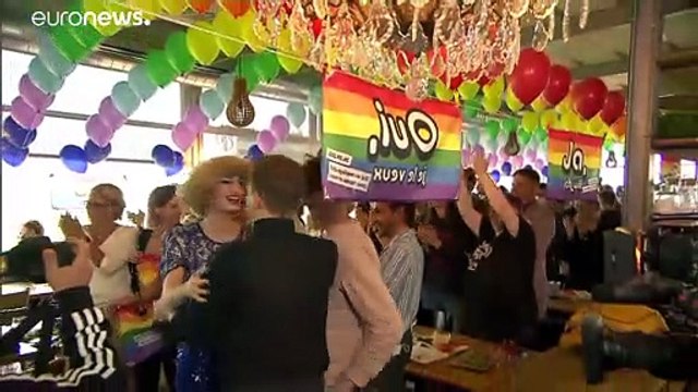 La Svizzera dice sì ai matrimoni omosessuali