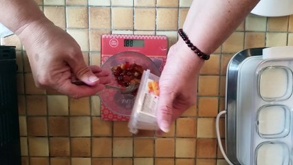 Petits gâteaux au yaourt, fruits confits et sirop d'erable au compact cook elite