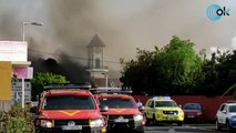 Impactantes imágenes del momento en que la lava derrumba la iglesia de Todoque