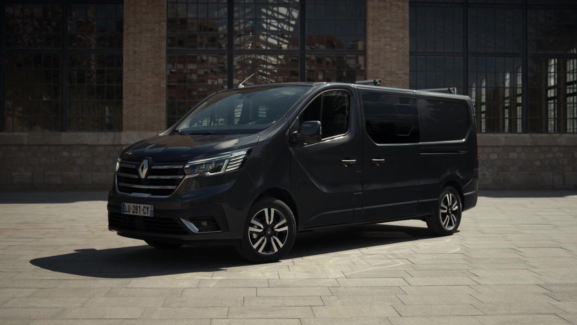 renault trafic modified