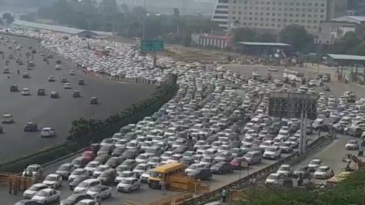 Shatak: Effect of Bharat Bandh, vehicles stuck in jam