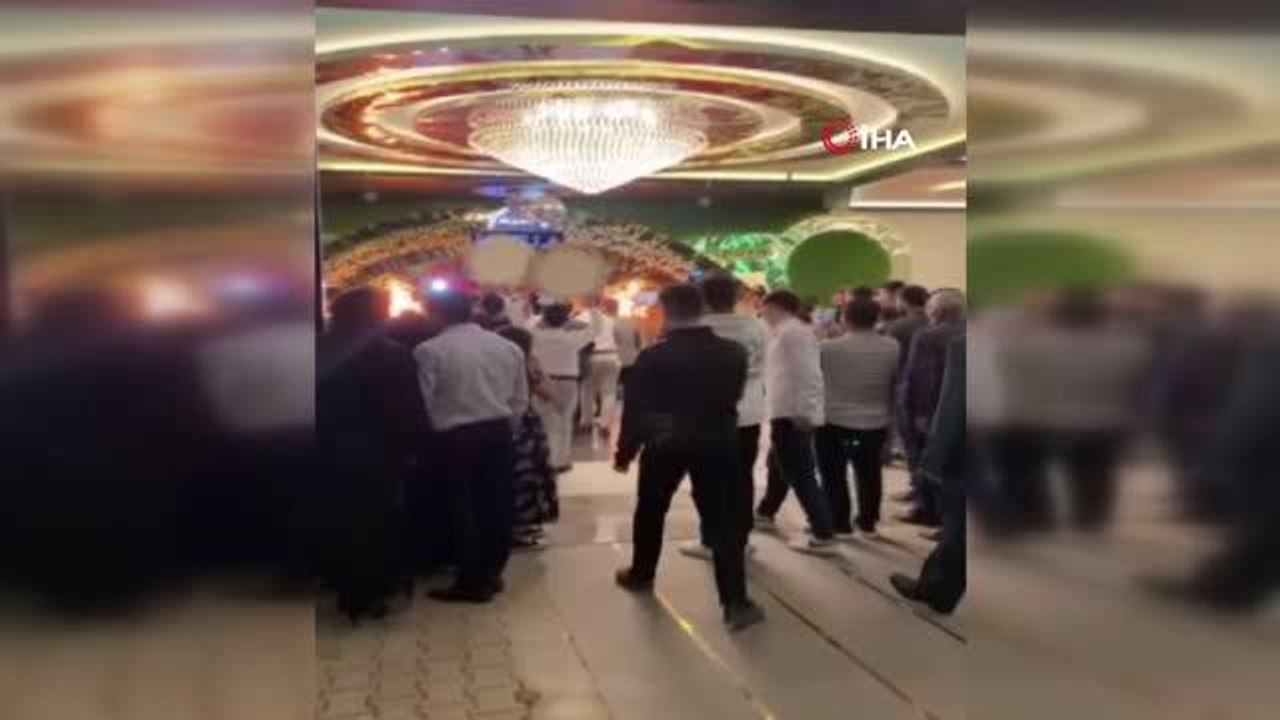 Bursa'da ilginç düğün...Kamyon şoförünün düğünü böyle olur