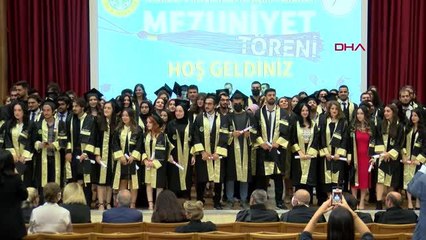 İletişim Fakültesi'nin 56 yaşındaki Havva Ablası Gazetecilik Bölümü'nü birincilikle bitirdi