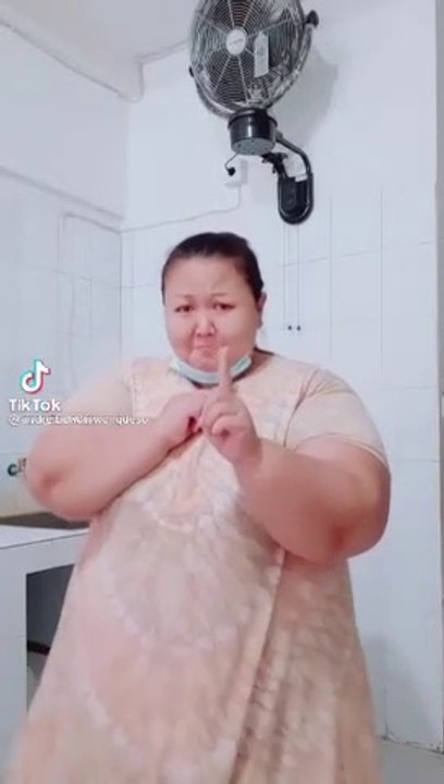 beautiful woman, celebrity tik tok