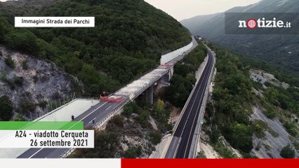 L’Aquila, spettacolare demolizione del viadotto Cerqueta sulla A24: il momento dell'esplosione
