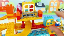 ¡El Mejor Video de Aprendizaje de Juguetes para Niños Building Block Lego Car Track