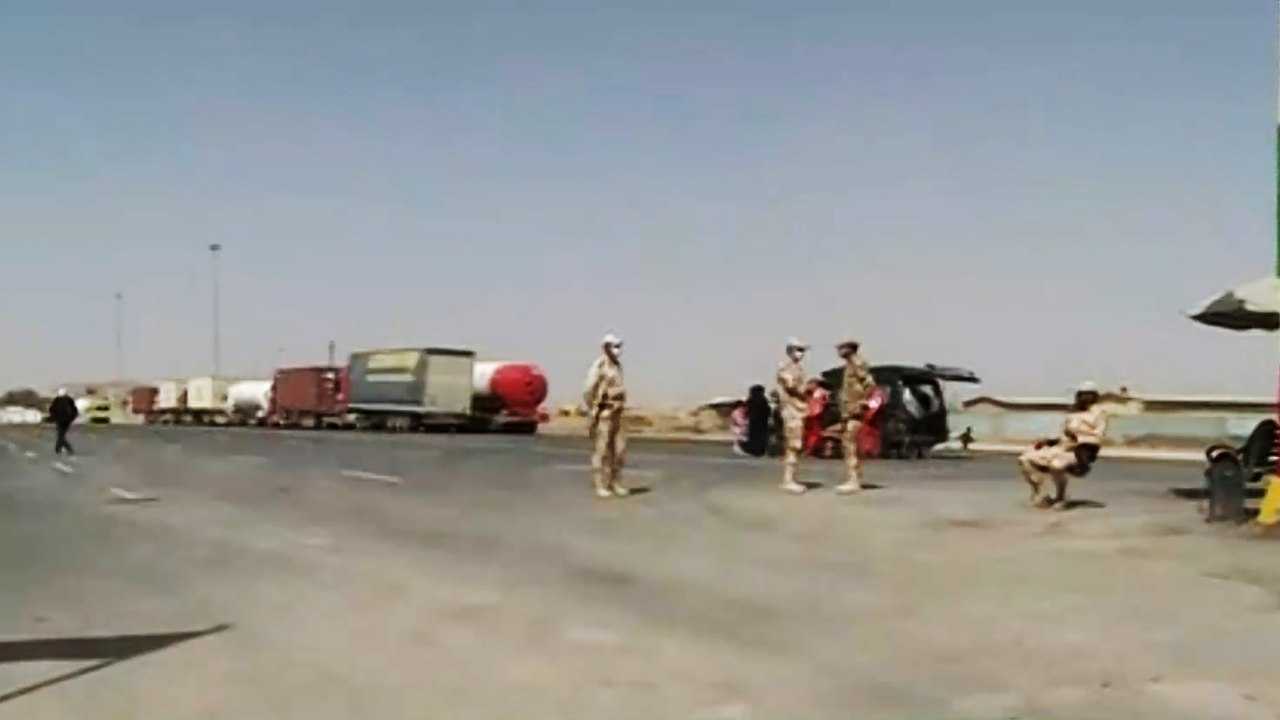 الحكومة الأفغانية تعيد فتح معبر إسلام قلعة الذي يربط منطقة هرات بإيران