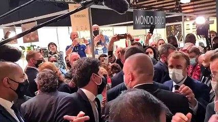 Emmanuel Macron se reçoit un œuf à Lyon [27/09/2021]