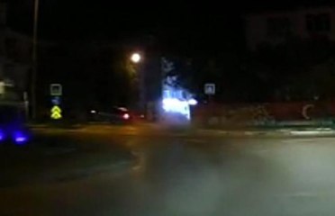 Son dakika haber: Alkollü sürücünün kaza anı araç kamerasına yansıdı