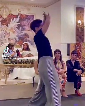 شهاب بوصلة رقص جريئة وجدته تخطف الأنظار