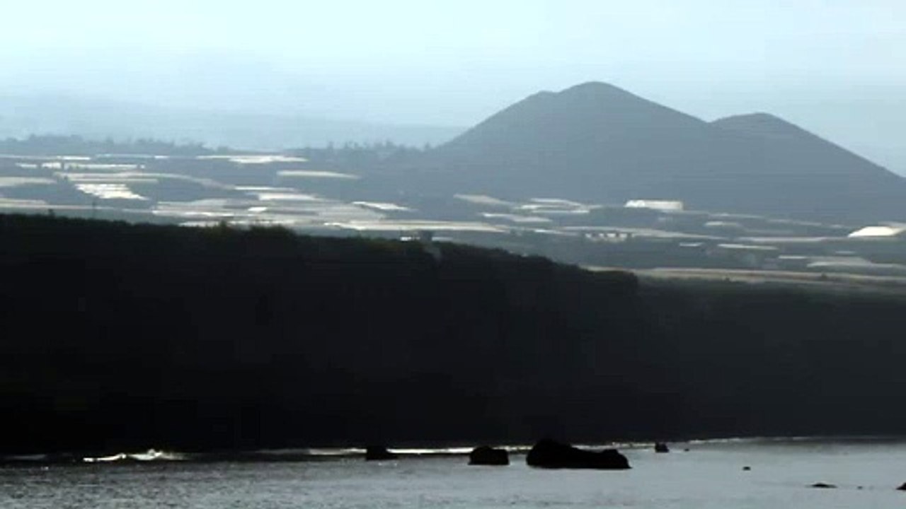 El volcán de La Palma vuelve a emitir lava tras horas casi inactivo