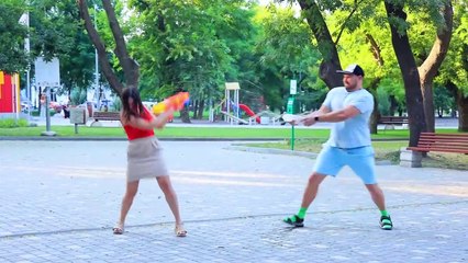 Ibu vs Ayah! Trik Mengasuh Kaya vs Miskin!