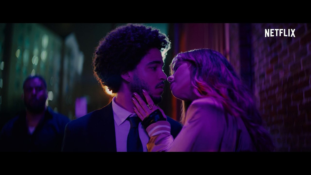 Fauces de la noche. Tráiler oficial de la pelí...