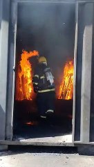 Bombeiro faz pedido de casamento durante treinamento em SC