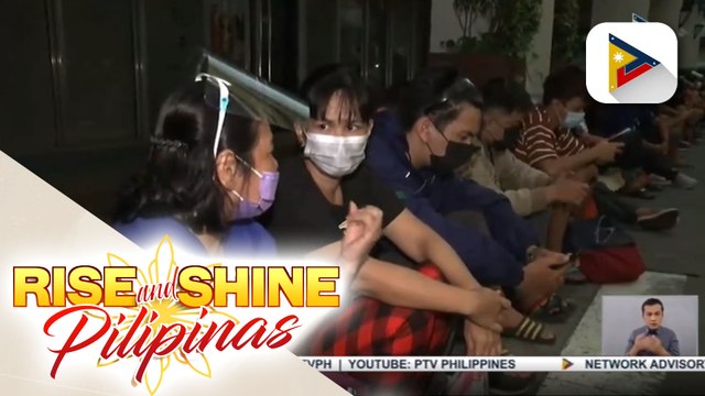 Ilang residente ng Maynila, maagang pumila para sa voter's registration; panukalang palawigin hanggang Oct. 31 ang Voter’s registration, lusot na sa Senado