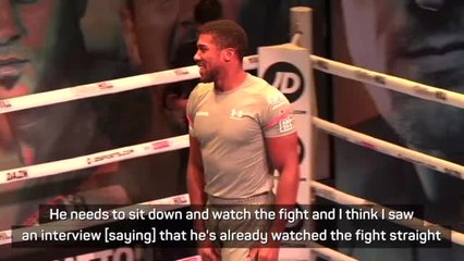 Usyk 'outsmarted and outboxed' Joshua - Parker