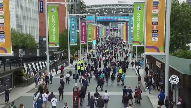 Ковид мешает футболу и отпускникам