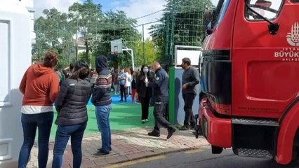 Ümraniye’de lisede yangın paniği