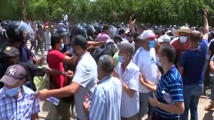 بلينكن يدعو الرئيس التونسي إلى احترام الديمقراطية