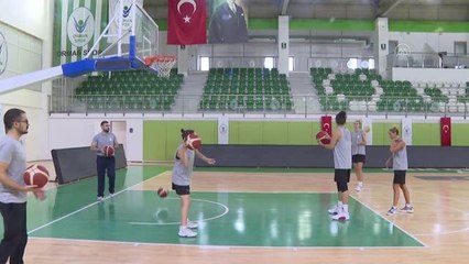 Kadın basketbolunun eskimeyen yüzü Nilay Kartaltepe, Fenerbahçe günlerini unutamıyor