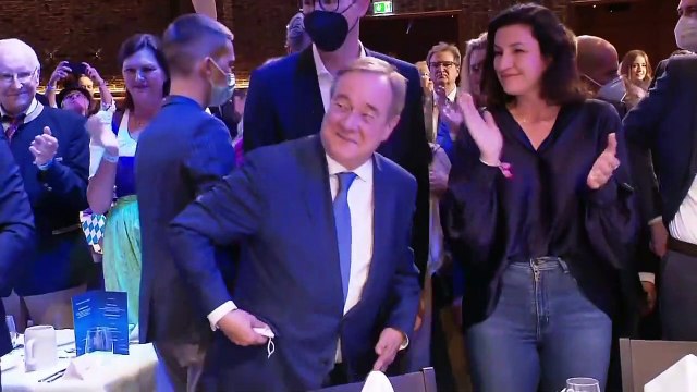 Germania, Armin Laschet sommerso dalla critiche. Ma potrebbe giocare l'ultima carta