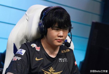 LoL: Jogador da LPL esquece Smite em partida oficial e é multado em 1 mês de salário
