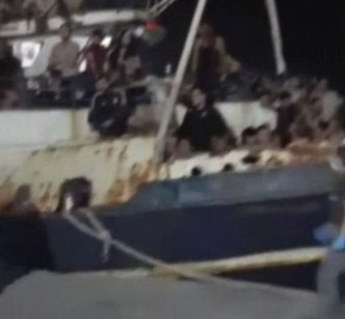 İtalya'nın Lampedusa Adası'na 600'ü aşkın düzensiz göçmen ulaştı