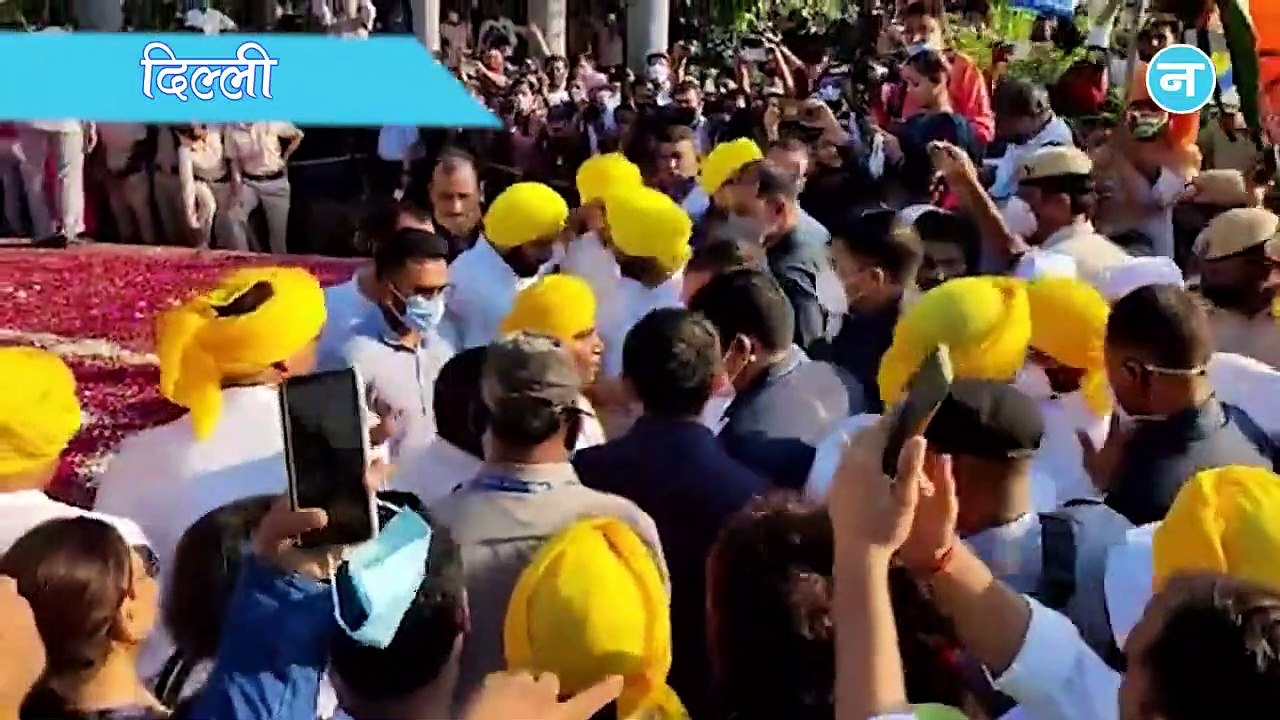 कांग्रेस नेता राहुल गांधी के साथ शहीद-ए-आज़म भगत सिंह पार्क में कन्हैया कुमार और जिग्नेश मेवाणी