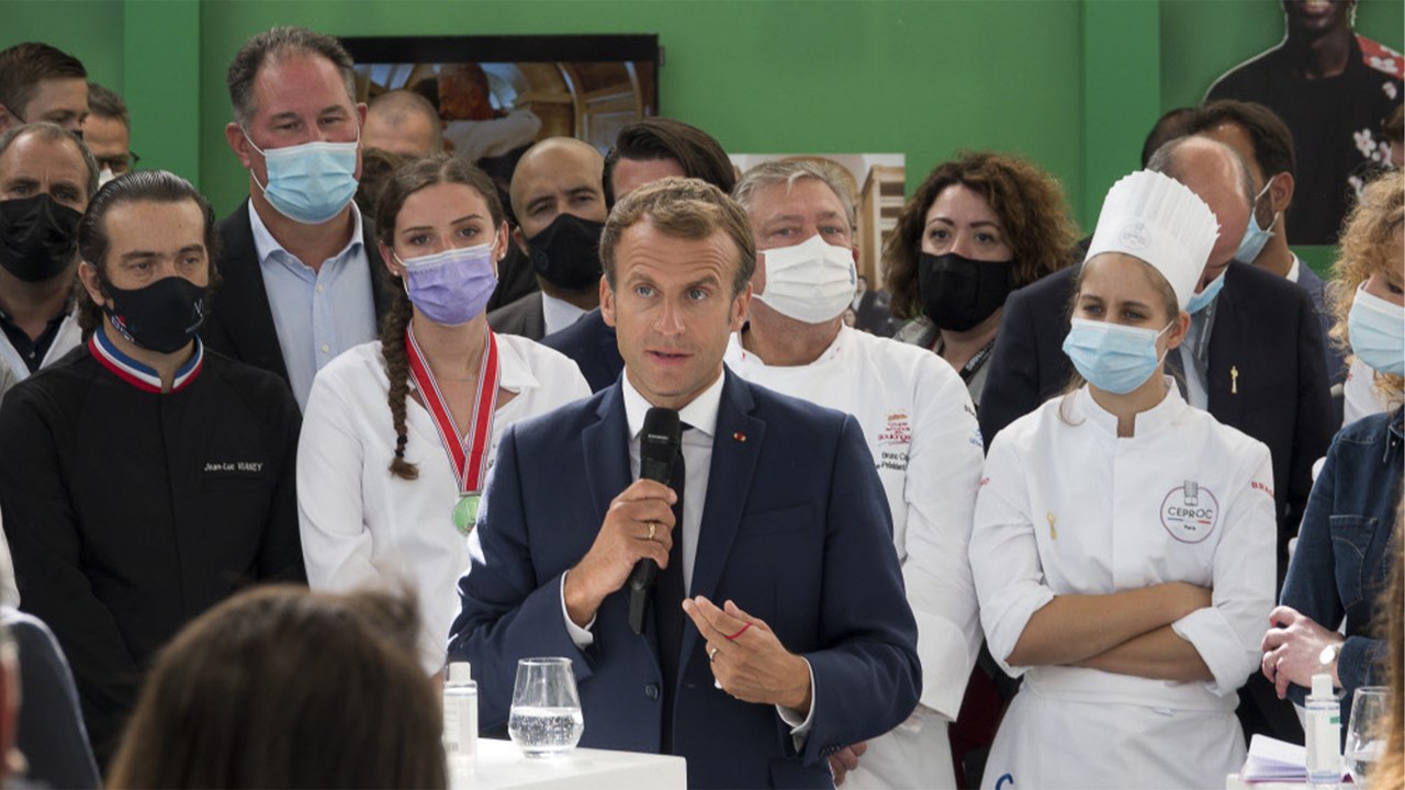 Macron bei Gastro-Messe mit Ei beworfen