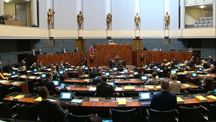 Perussuomalaisten puheenjohtaja Riikka Purra Ilmastojohtajuus tarkoittaa miljardien korotuksia veroihin ja hintoihin