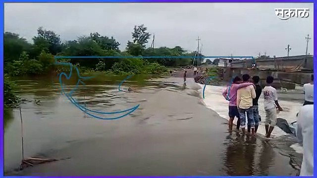 #Heavyrain : अंबड-घनसावंगी रोडवरील पूल वाहून गेला | Sakal Media |
