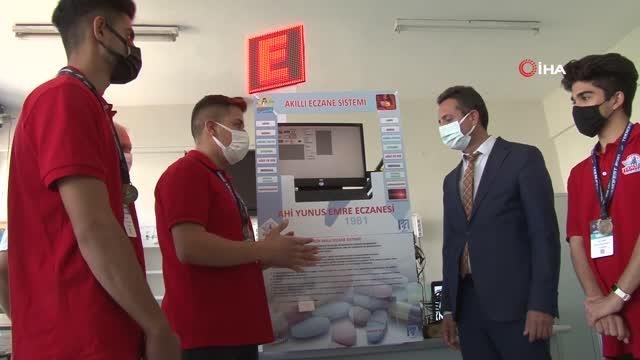 Eczane otomatıyla eczaneye gitmeden ilaç alınabilecek... Lise öğrencilerinin geliştirdiği Akıllı Eczane Sistemi'ne firmalardan yoğun ilgi